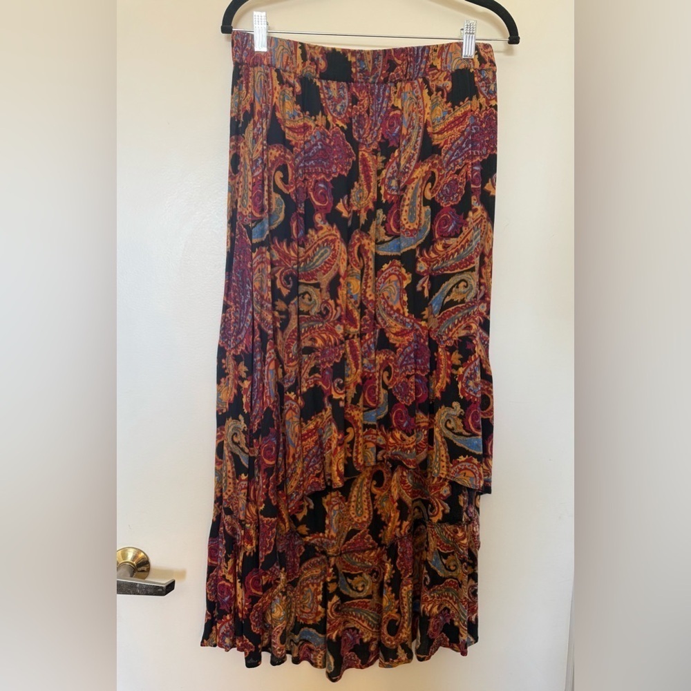 Earthbound Trading Co. Elastic Waist Hi Low Print Skirt with Ruffle Size Medium
